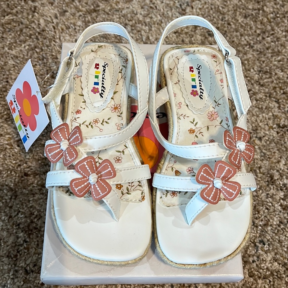 Brand new Specialty girl sandal size 10